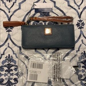 Dooney & Bourke Tatum Wristlet NWT